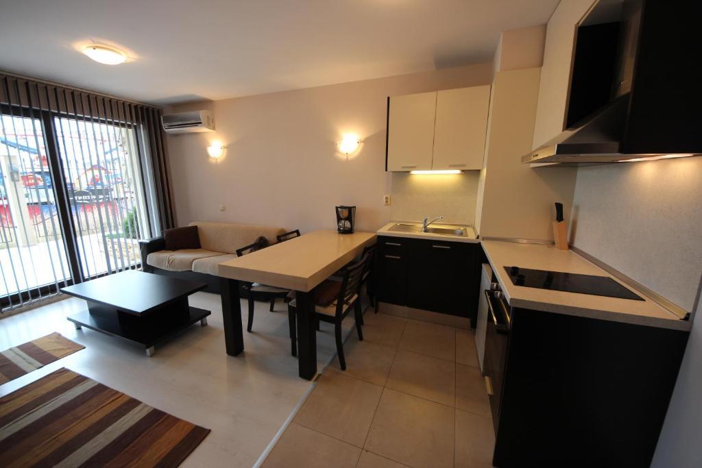 Menada Horyzont Apartments سوزوبول الغرفة الصورة