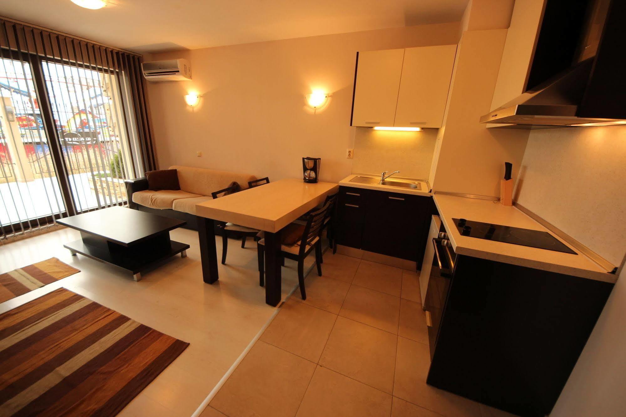 Menada Horyzont Apartments سوزوبول المظهر الخارجي الصورة