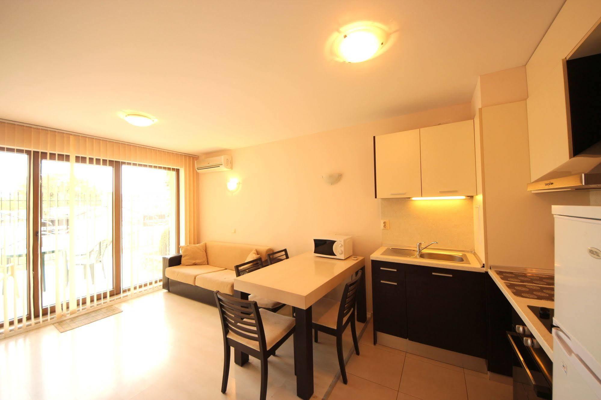 Menada Horyzont Apartments سوزوبول المظهر الخارجي الصورة